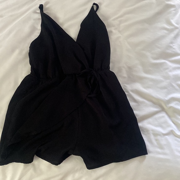 Toni black romper sz M - Picture 6 of 7